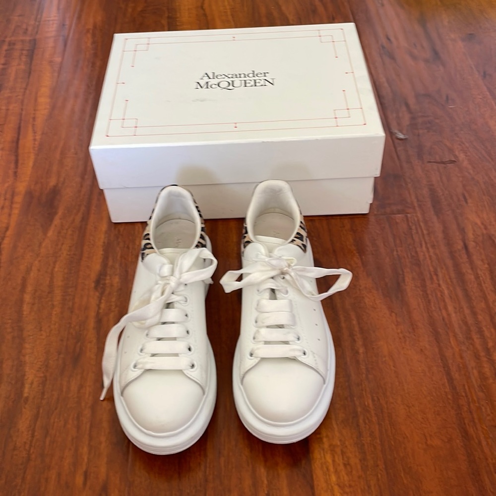 Alexander McQueen white leopard sneaker. Size 38